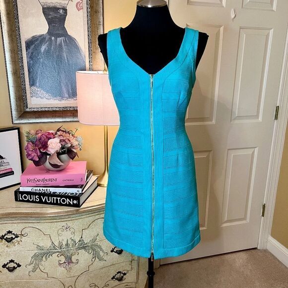 NWOT Trina Turk Zip Front Sheath Dress in Turquoise Aqua Teal Size 4 - Picture 1 of 3